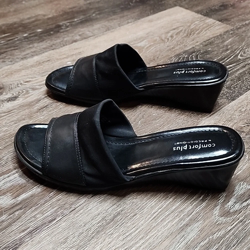 Predictions Comfort Plus Black Slide Open Toe Wedge Sandals